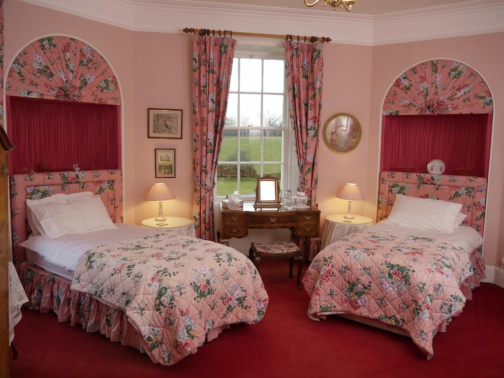 מלון בנצ'ורי Deeside Country House מראה חיצוני תמונה